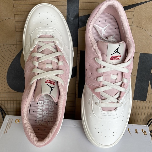 JORDAN SERIES.03 ‘Atmosphere’ WMNS - Picture 14 of 16